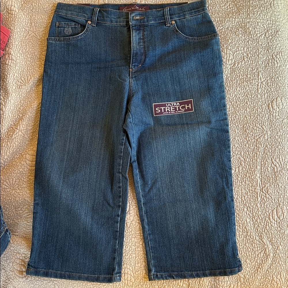 New Gloria Vanderbilt women’s Relaxed Blue Capri Jeans